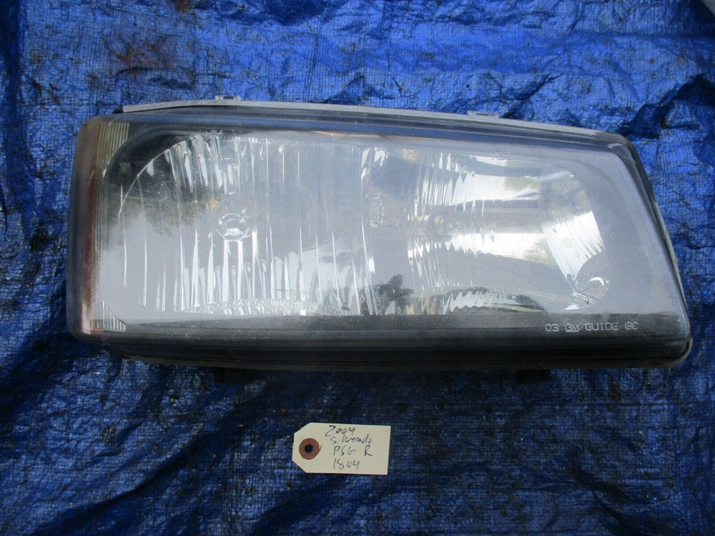 03-06 Chevy Silverado OEM passenger front headlight assembly 16530938 15183879 R