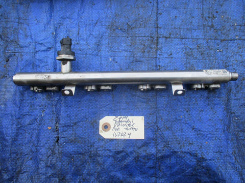 2014 Hyundai Veloster 1.6 non turbo OEM fuel rail assembly engine 35350-2B110