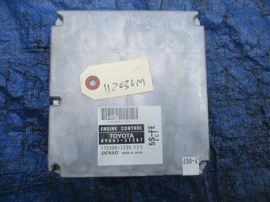 2000 Toyota Camry 2.2 engine computer ECU ECM 89661-3T261 Denso 175300-1230 OEM