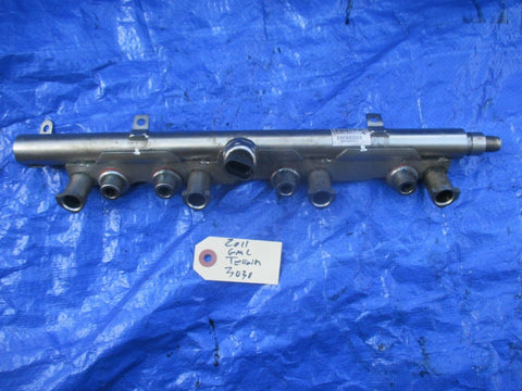 2011 GMC Terrain 2.4L fuel rail assembly 12633783 Buick Chevrolet  OEM 3030